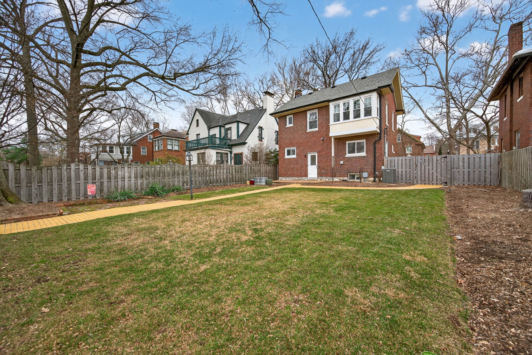 Bring your twinkle lights and Pinterest Boards. The sky is the limit or just move-in and enjoy. The Seller is leaving their raised bed. Close just in time for Spring planting!