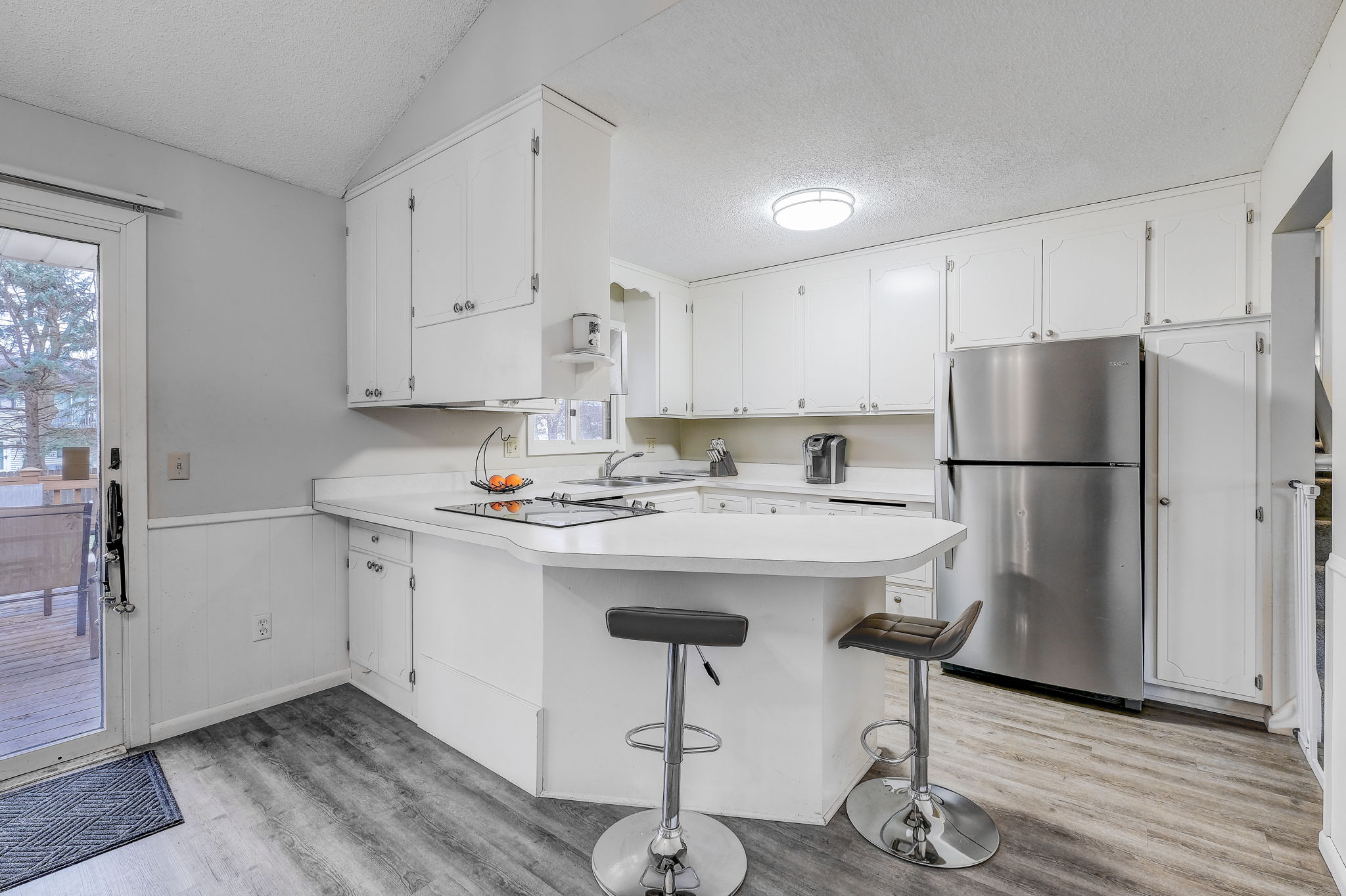 Kitchen/Eating Area