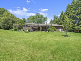  Photo 98