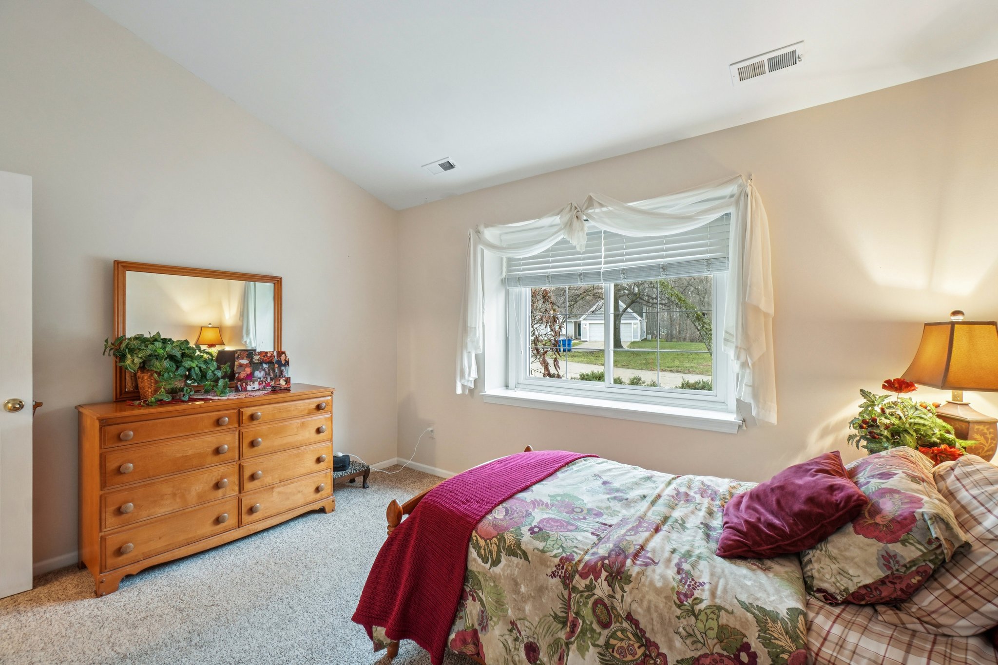 Fox Ln-S1703-017.jpg