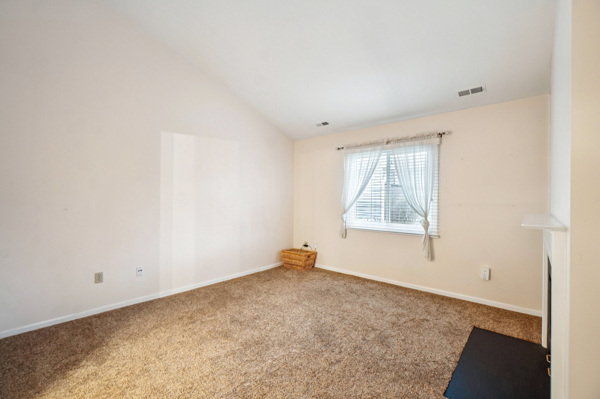 Fox Ln-S1703-018.jpg