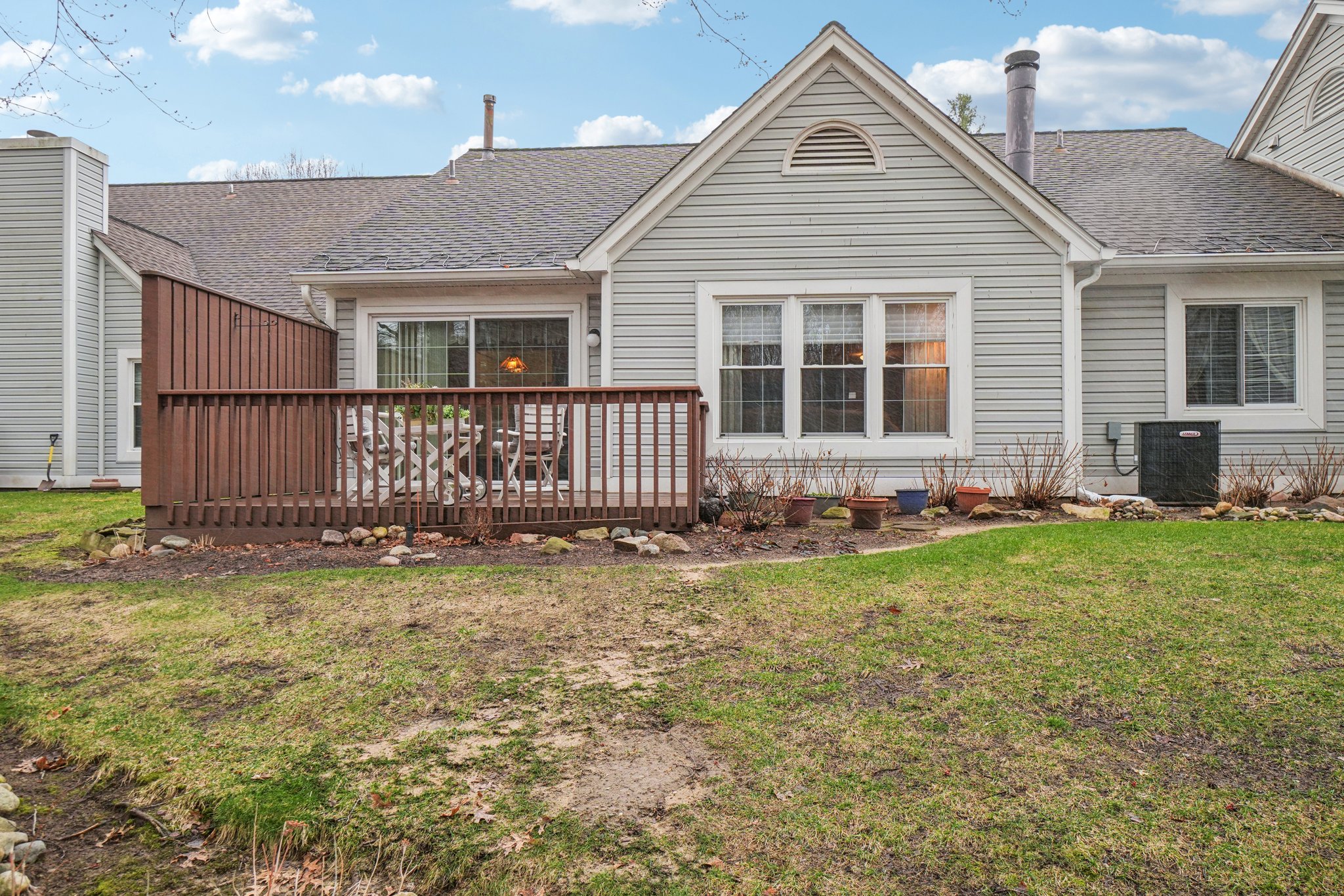 Fox Ln-S1703-026.jpg