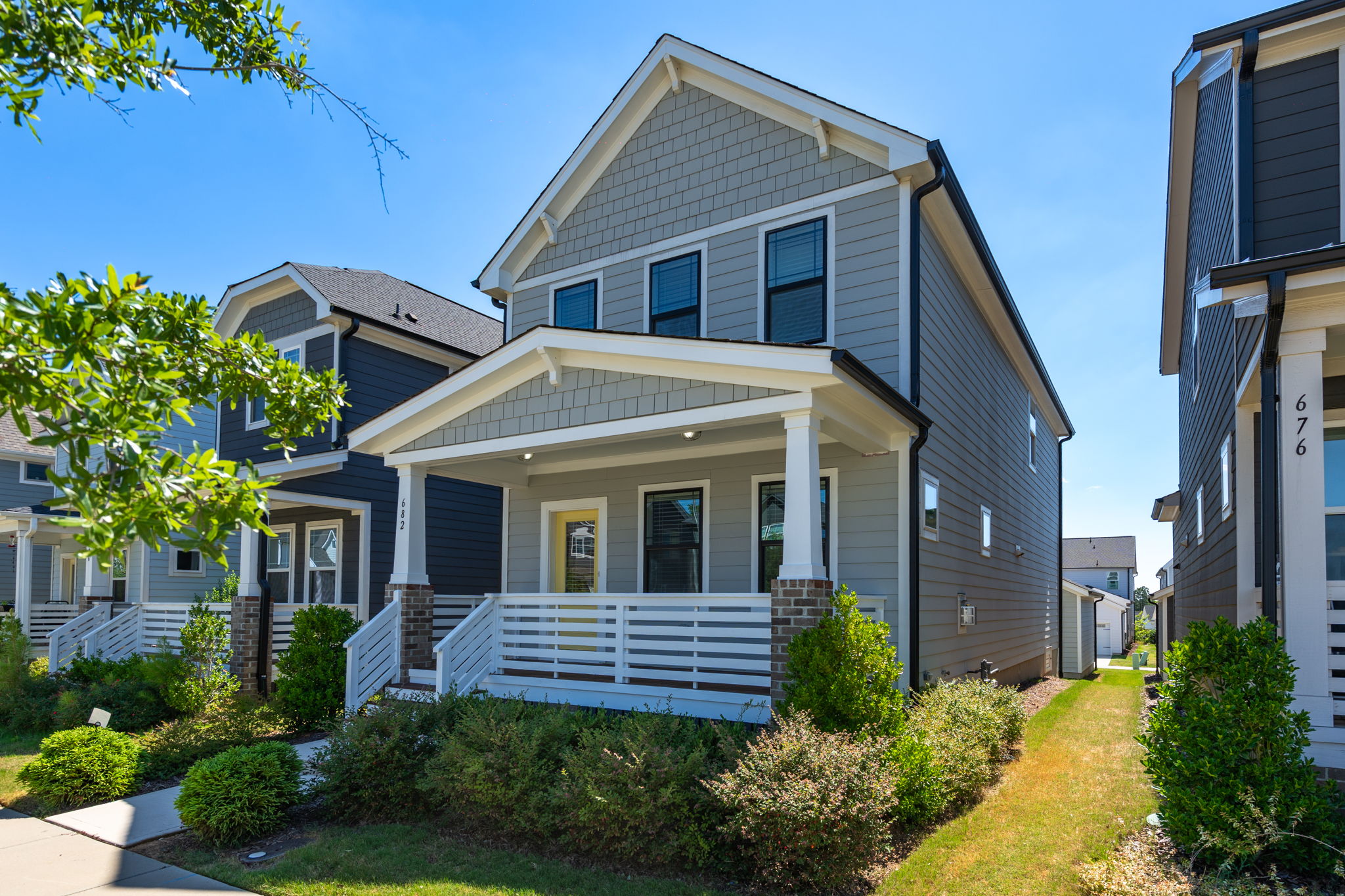 682 Vine Pkwy-2