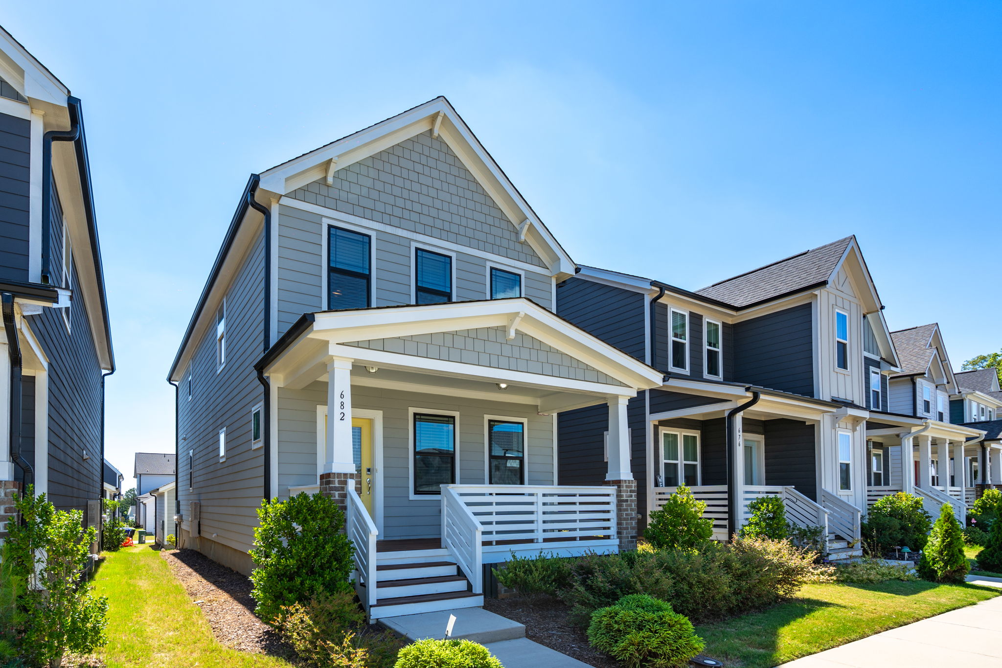 682 Vine Pkwy-3