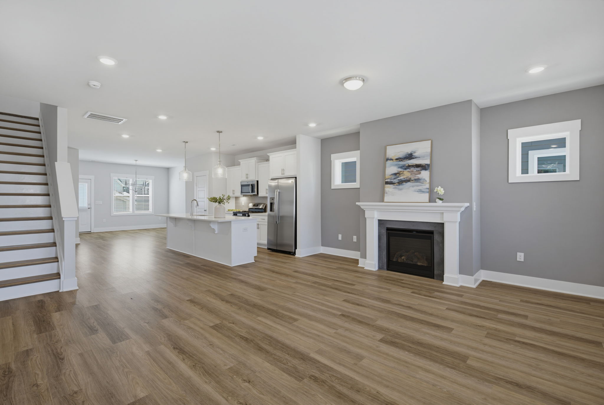 682 Vine Pkwy-5