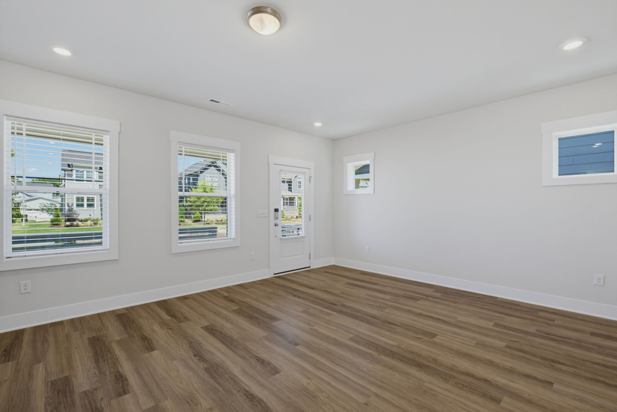 682 Vine Pkwy-7
