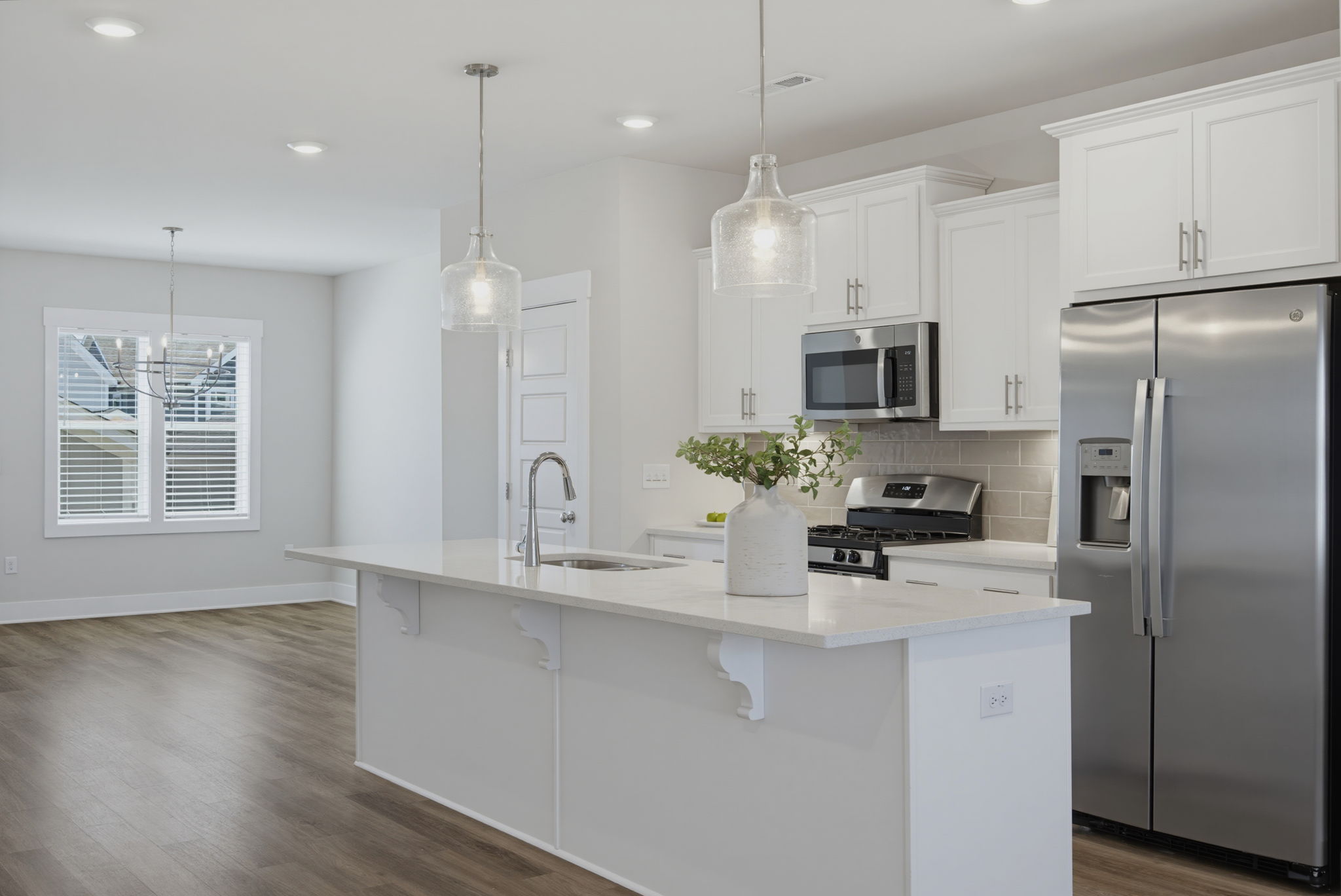 682 Vine Pkwy-9