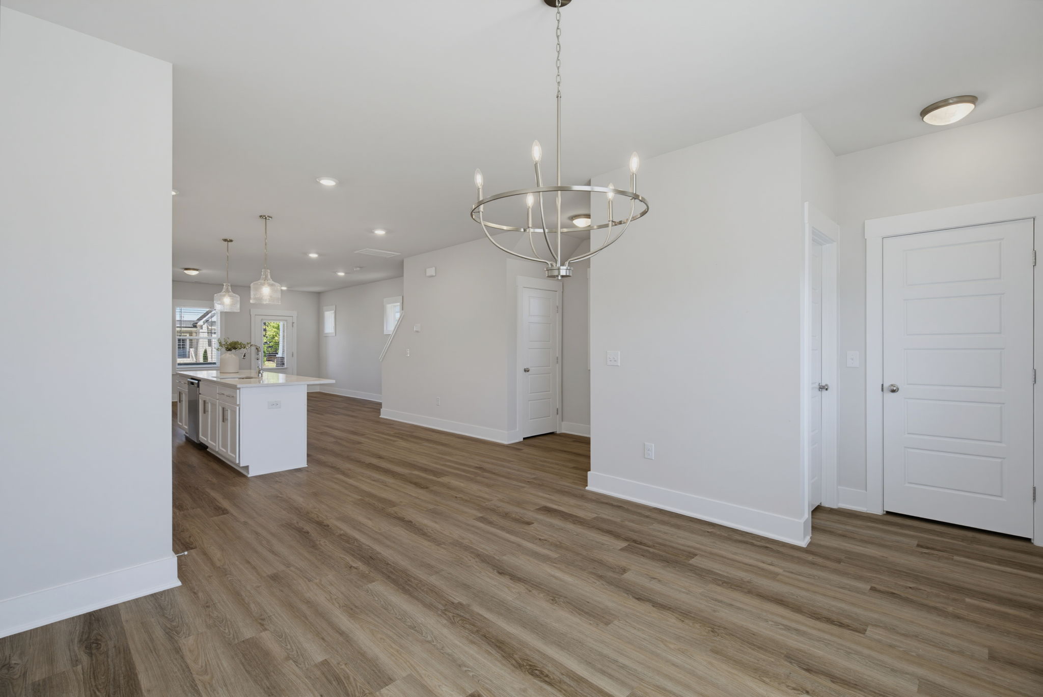 682 Vine Pkwy-15
