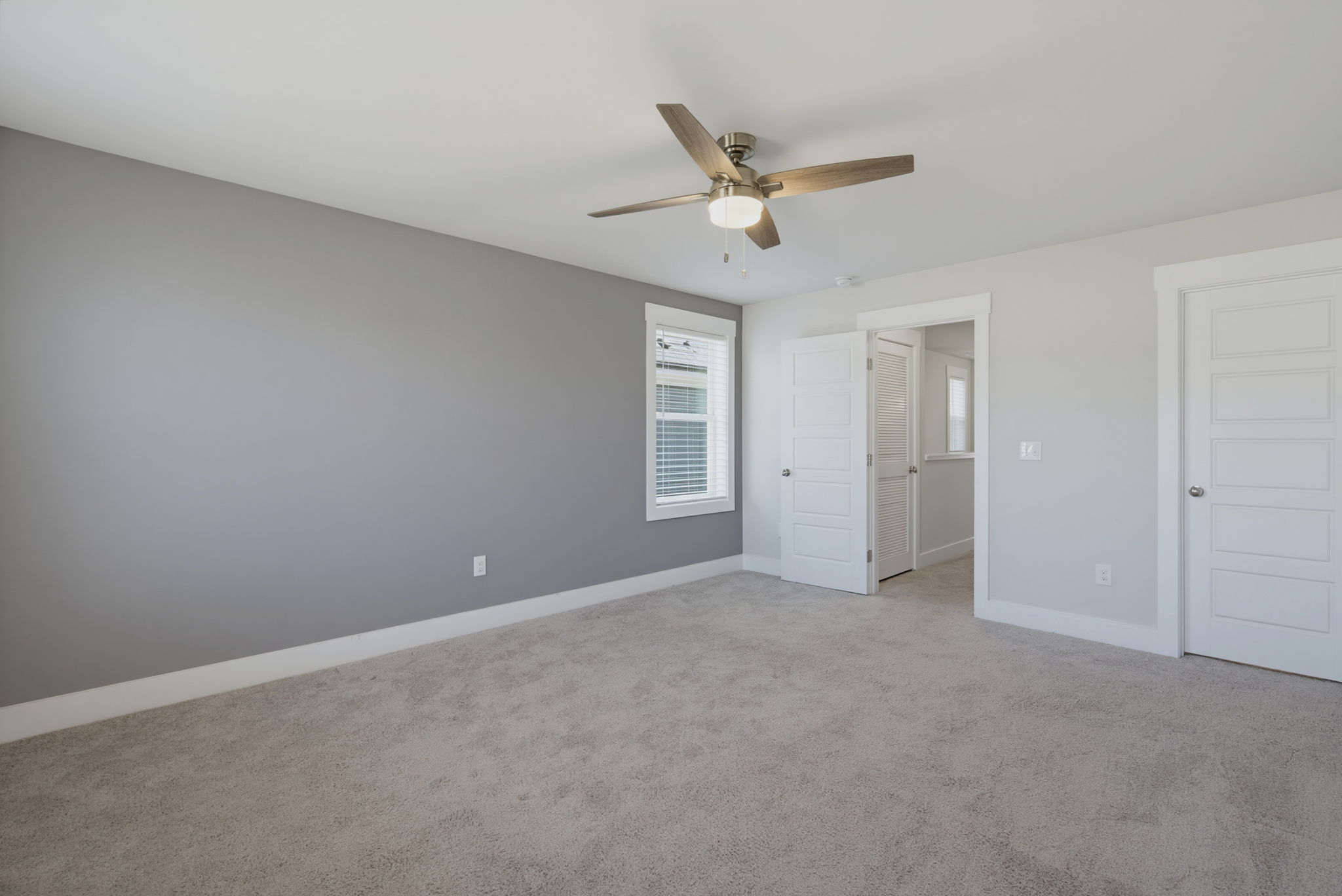 682 Vine Pkwy-18