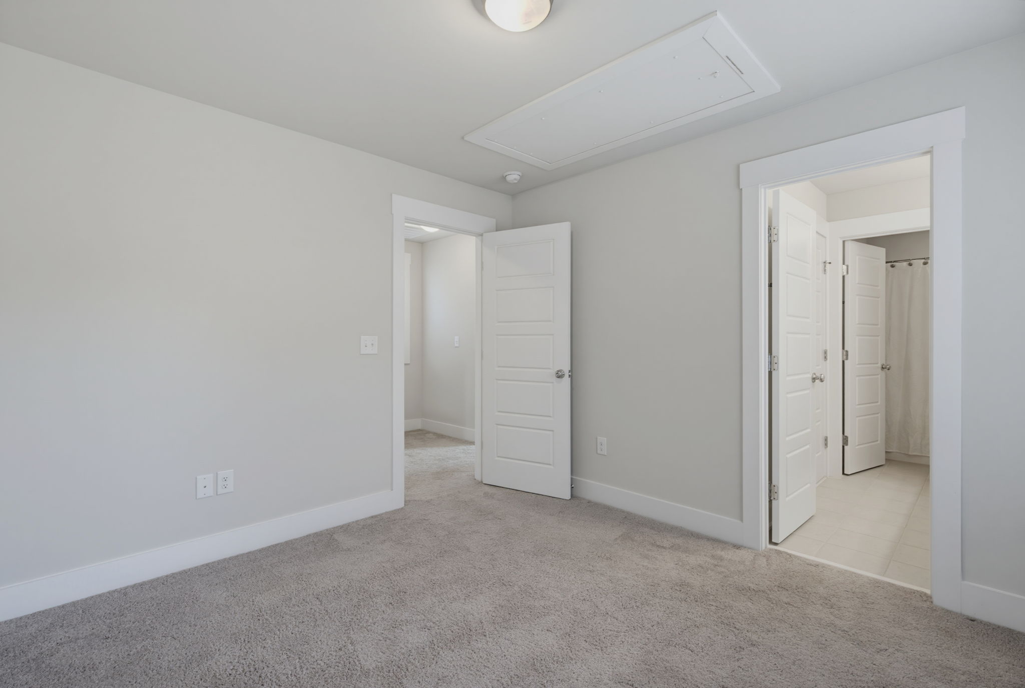 682 Vine Pkwy-21