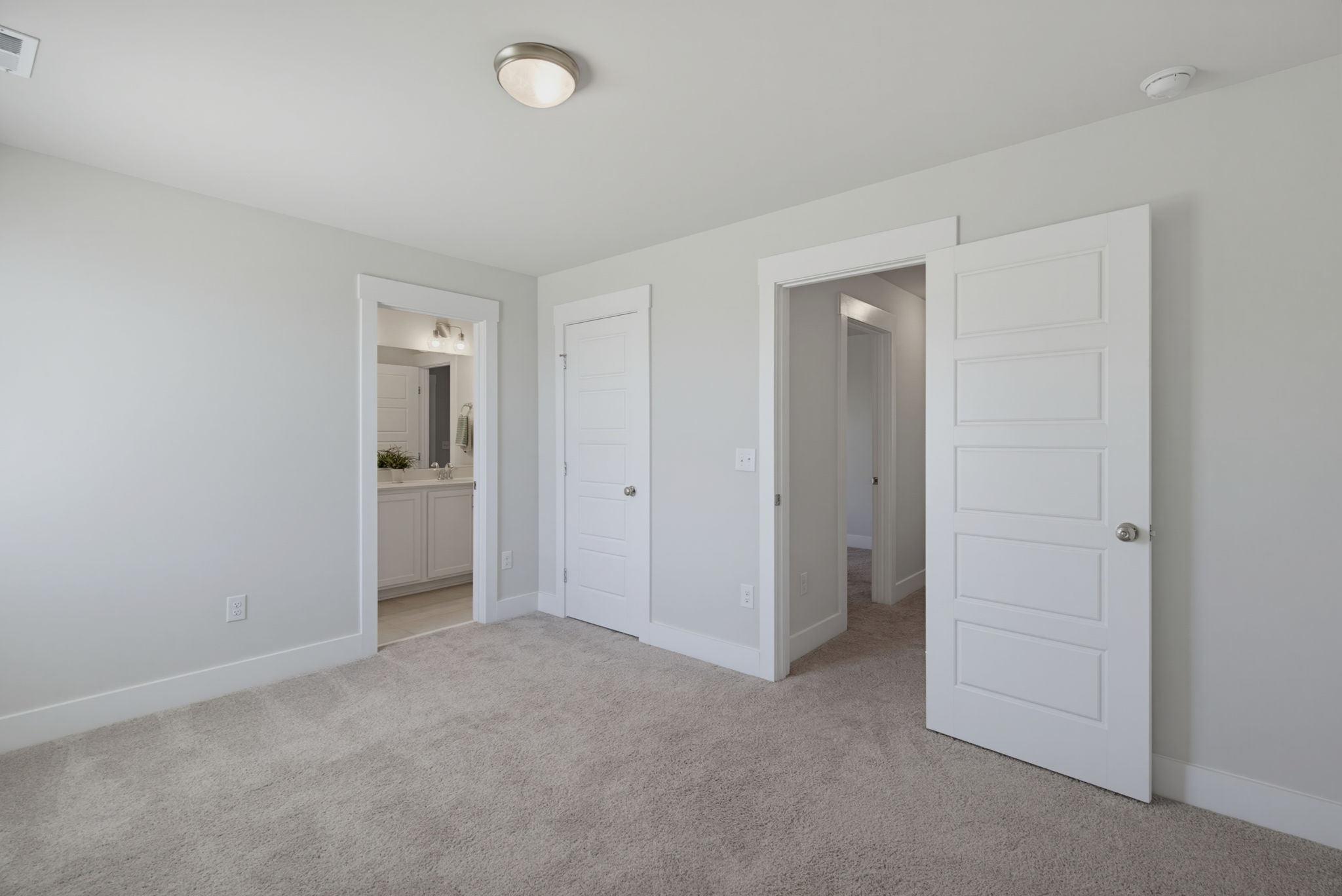682 Vine Pkwy-24