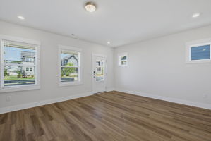 682 Vine Pkwy-7