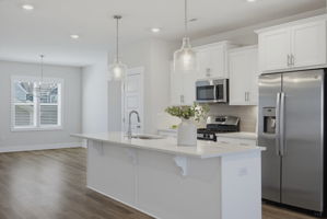682 Vine Pkwy-9
