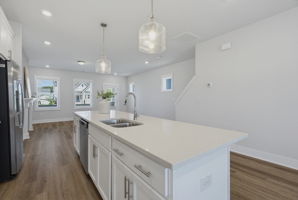 682 Vine Pkwy-11