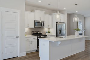 682 Vine Pkwy-12