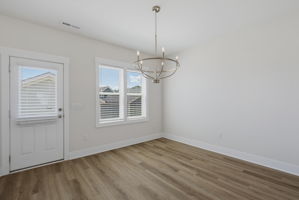 682 Vine Pkwy-13