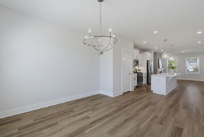 682 Vine Pkwy-14
