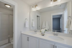 682 Vine Pkwy-19