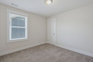 682 Vine Pkwy-20