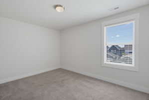 682 Vine Pkwy-23