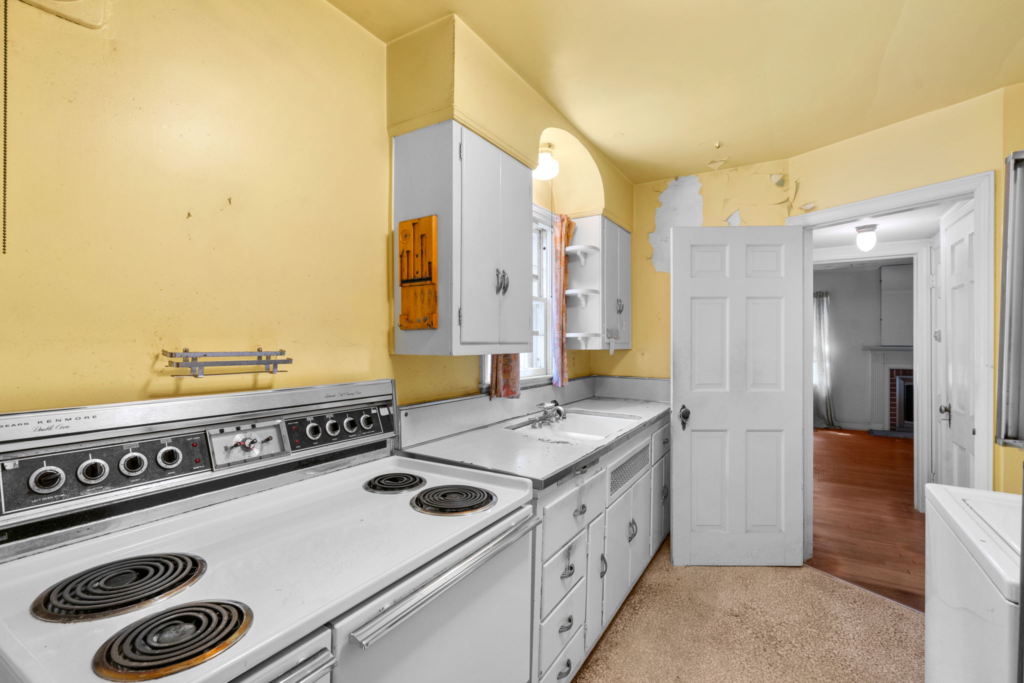 15. Kitchen