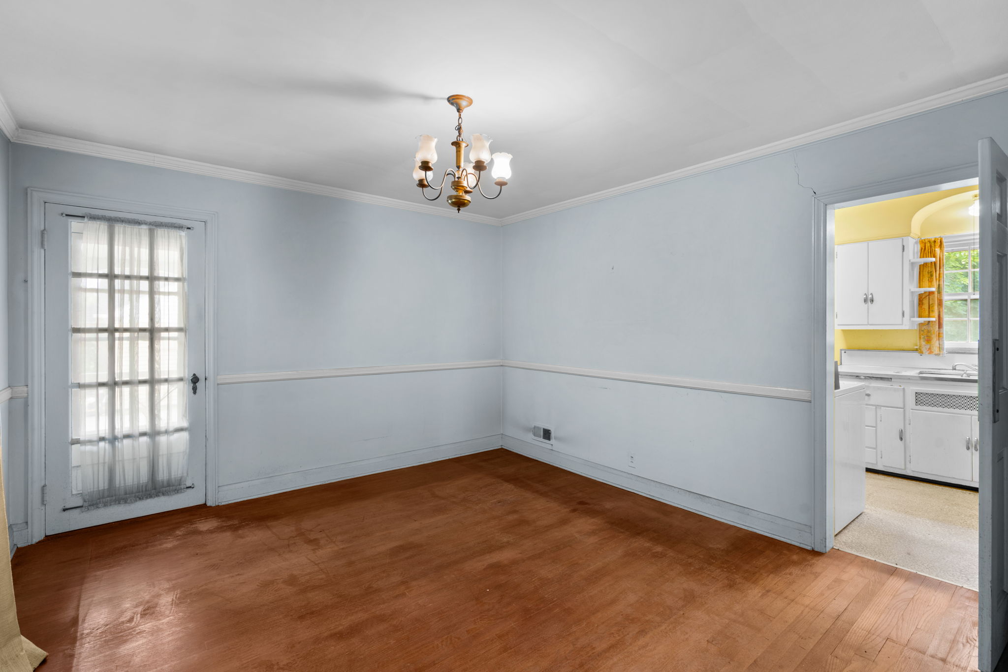 09. Dining room