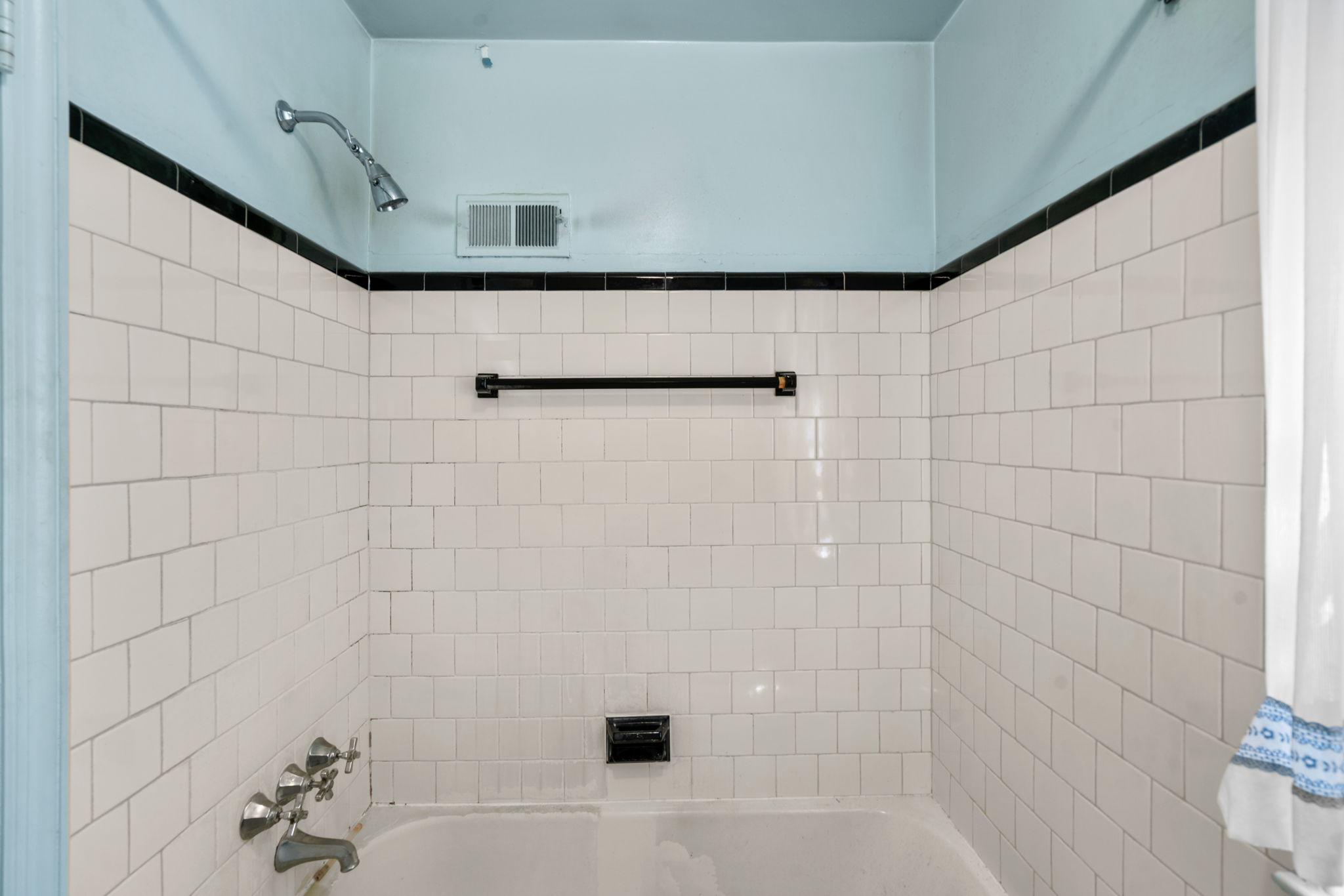 30. Upper bath