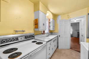 15. Kitchen