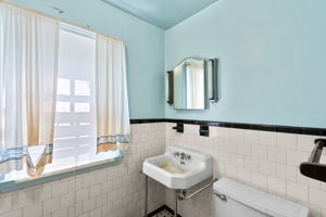 29. Upper bath