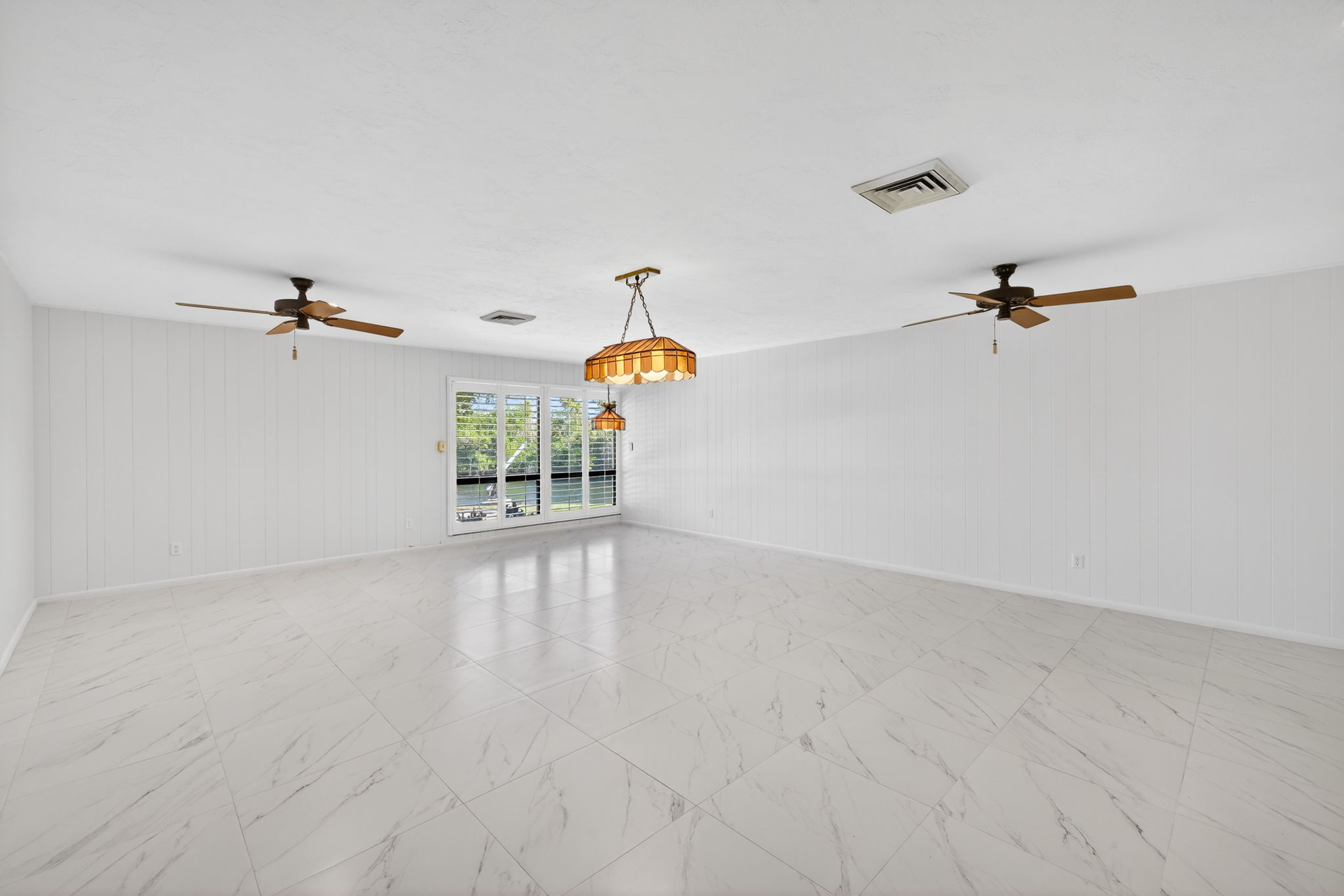 Entertainment Room 2 of 3