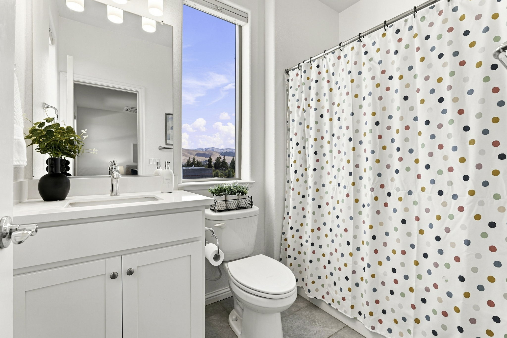 Second bedroom bathroom