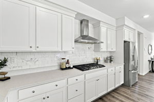 Kitchen with quartz countertop