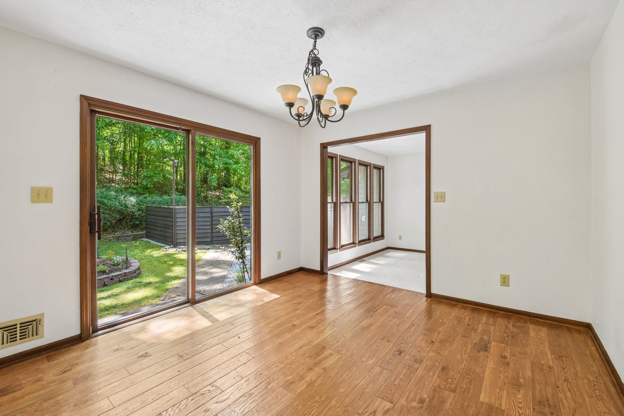 White Mill Rd-S2804-025.jpg