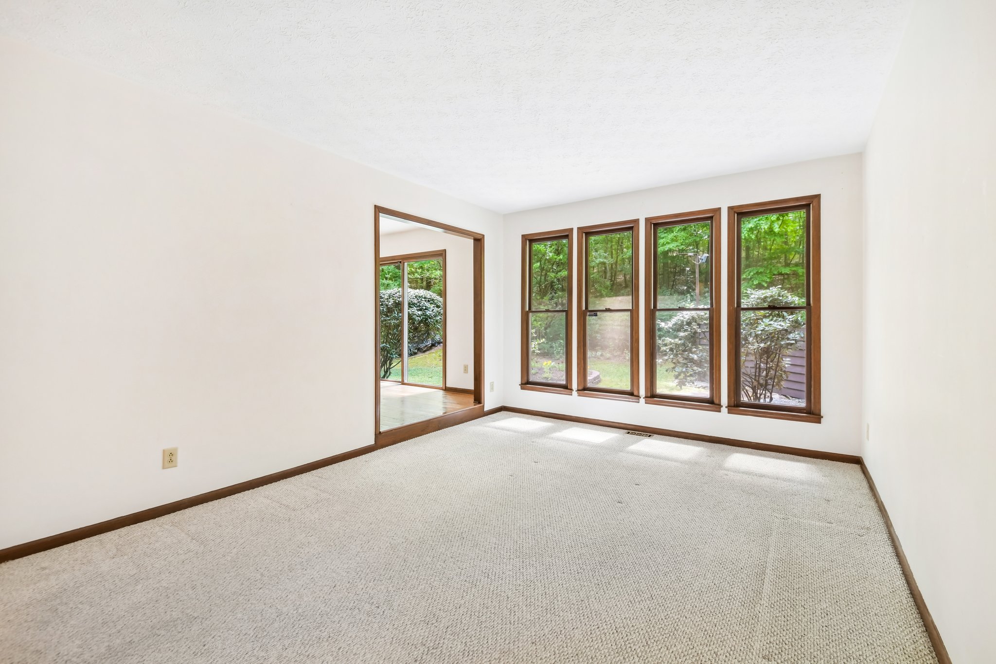 White Mill Rd-S2804-027.jpg