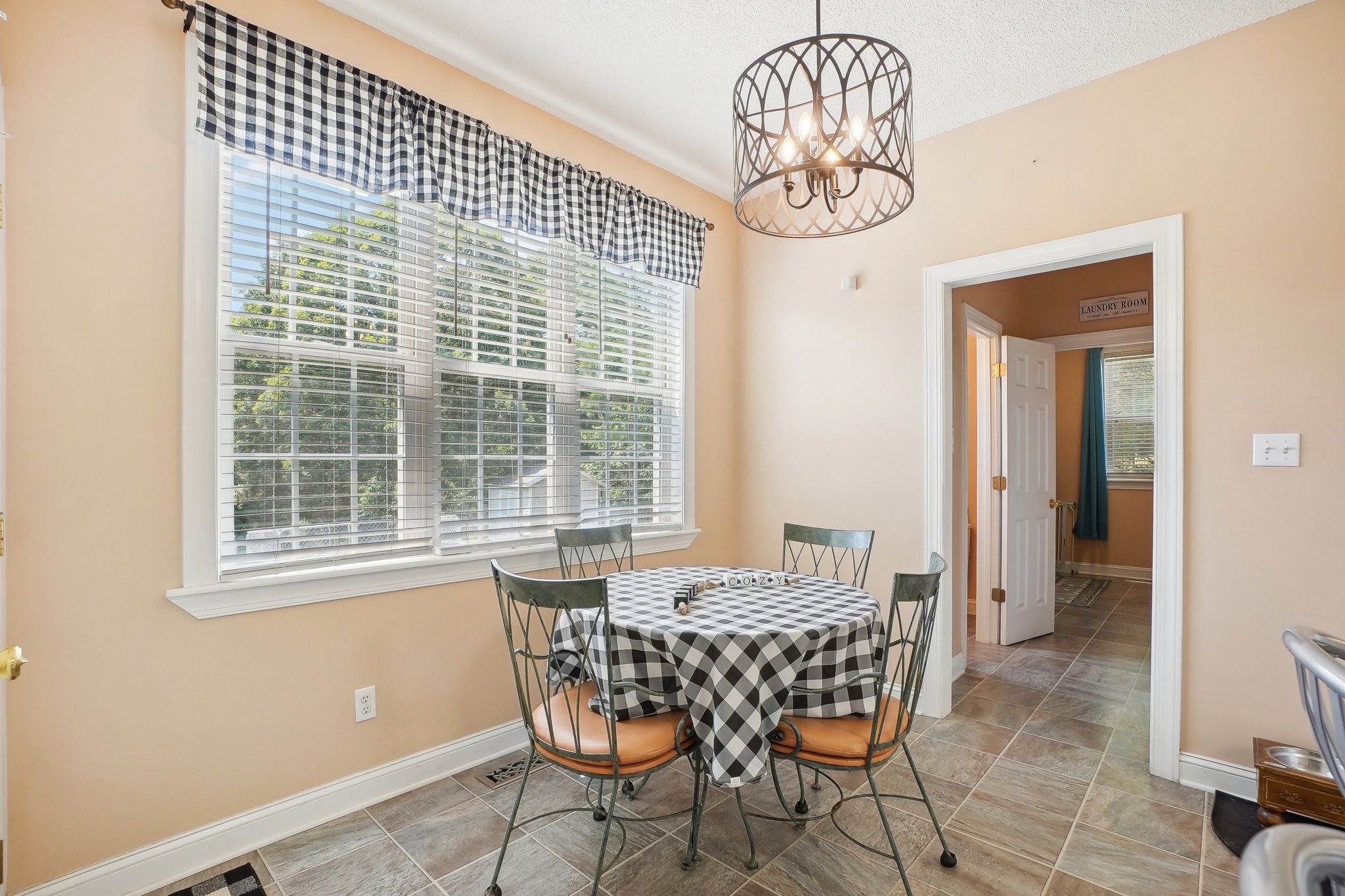 683 Castleberry Rd, Clayton, NC 27527 ShowingTime+ Listing Media Services