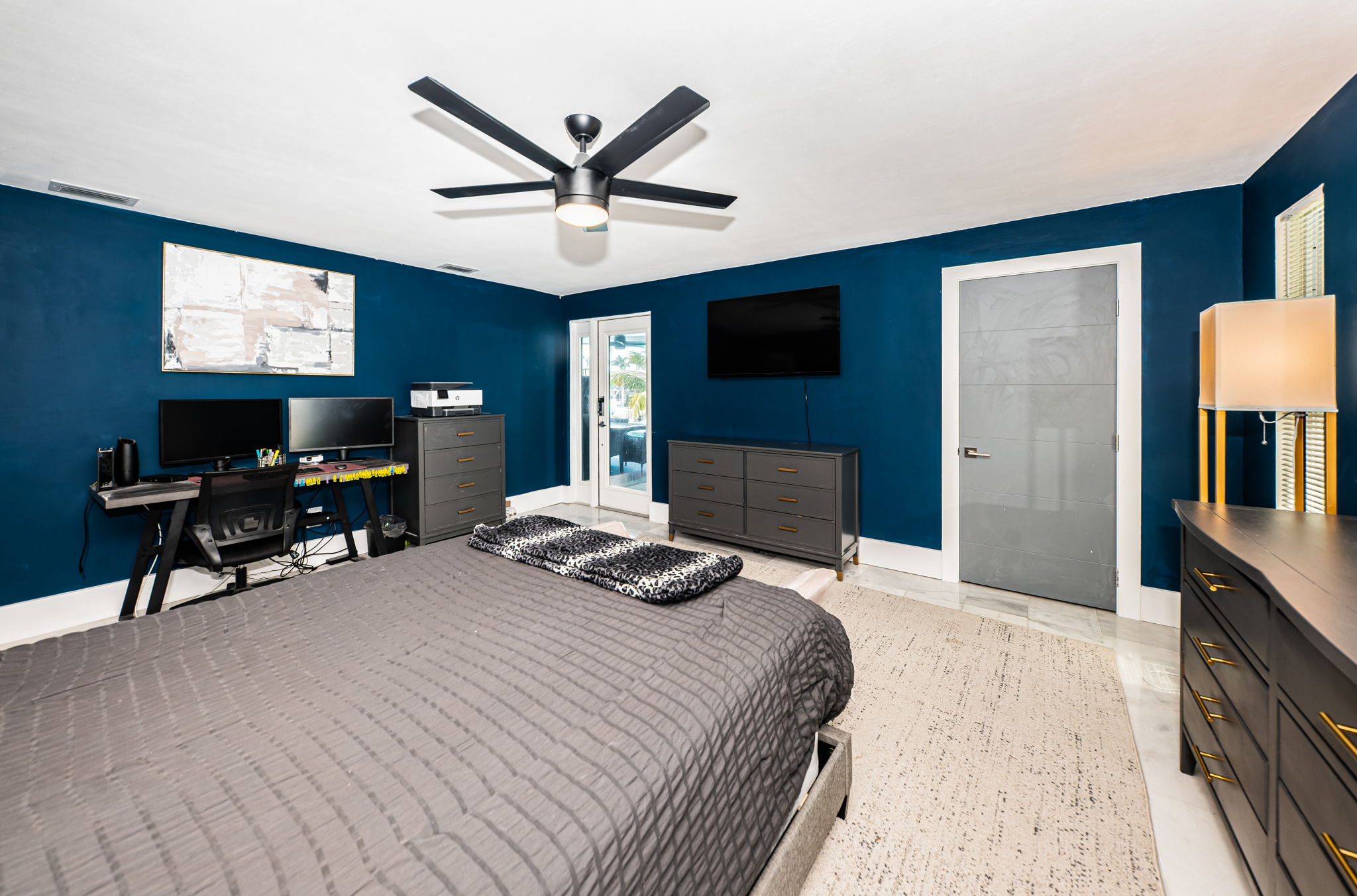 Master Bedroom1b