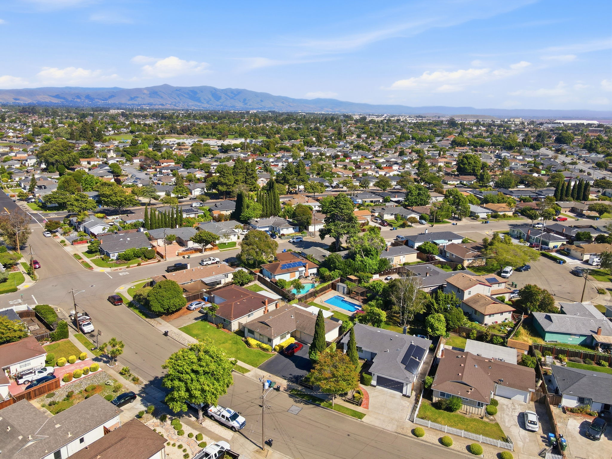 005_F8_AERIAL_6830 Rochelle Ave
