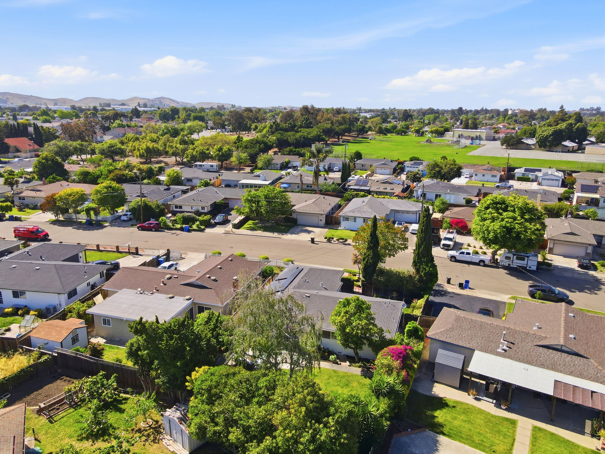 011_F8_AERIAL_6830 Rochelle Ave