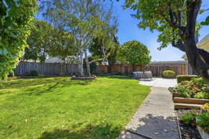 033_F8_6830 Rochelle Ave