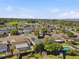 012_F8_AERIAL_6830 Rochelle Ave