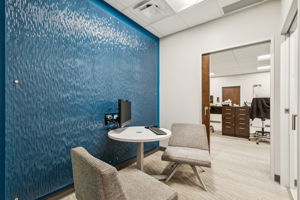 6835Communications_010