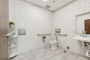 6835Communications_012