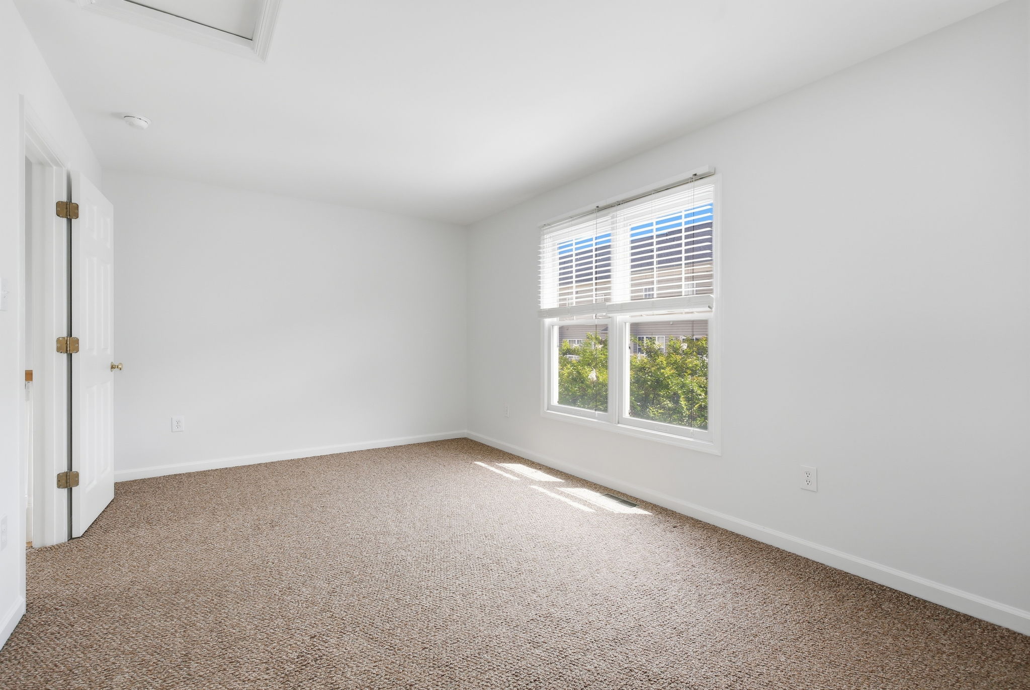 684 Heathwalk Mews -037