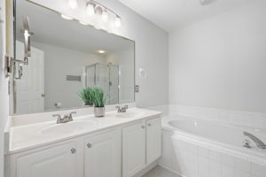 684 Heathwalk Mews -031