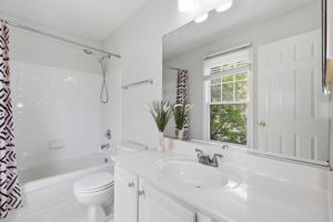 684 Heathwalk Mews -039