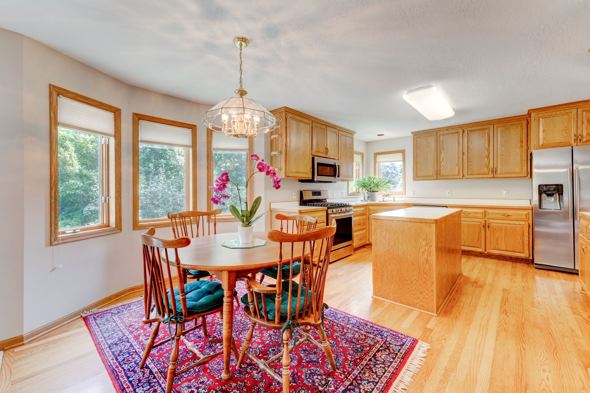 Kitchen/Eating Area