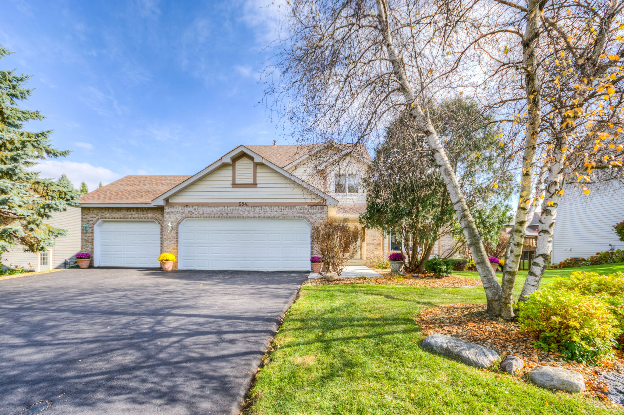  6841 Lorena Lane, Eden Prairie, MN 55346, US