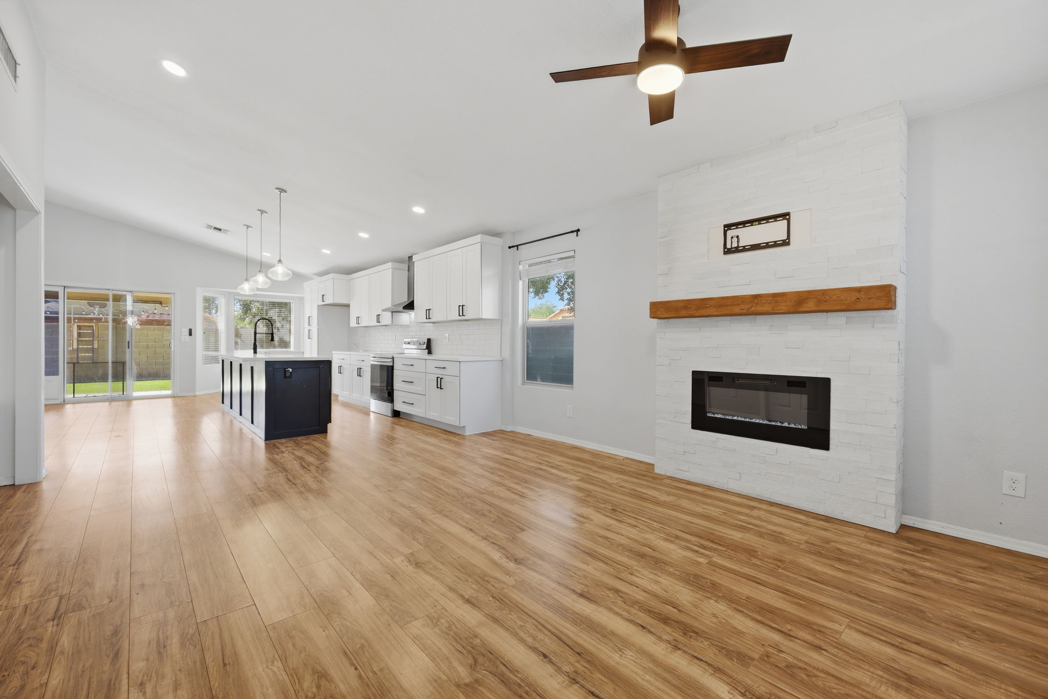 Foyer/Dining/Living Room