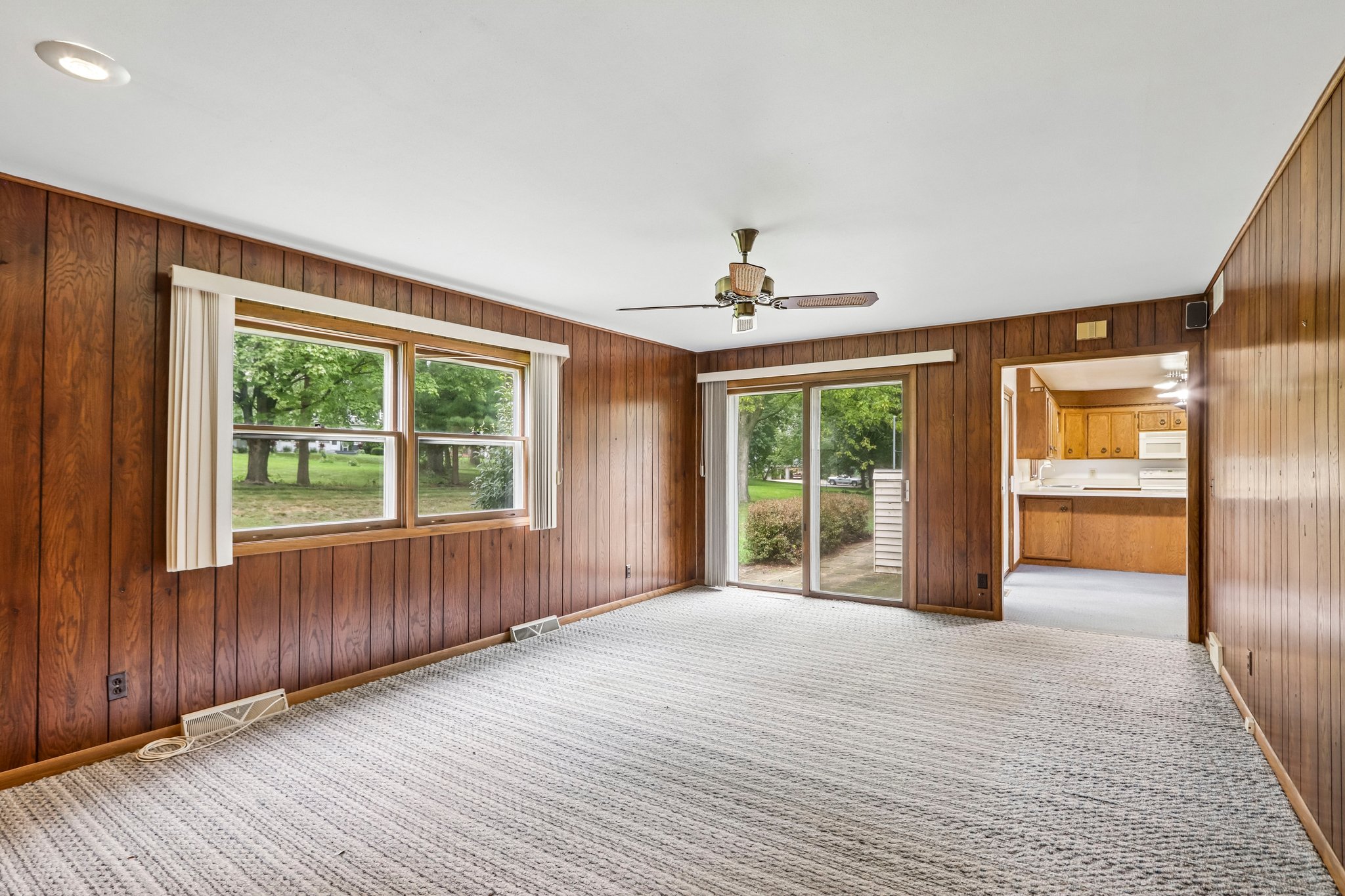 Oak Dr-S1809-007.jpg