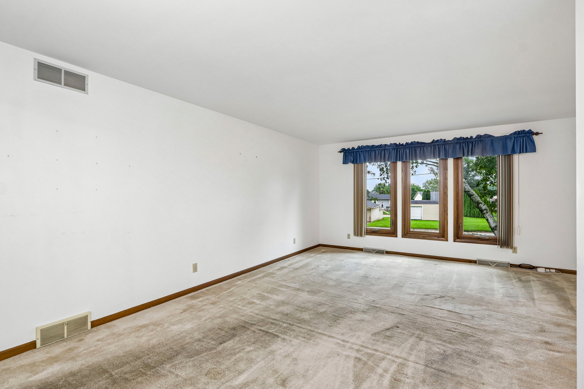 Oak Dr-S1809-018.jpg